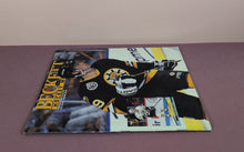 Load image into Gallery viewer, Beckett Hockey Monthly Magazine February 1993 Issue #28 Joe Juneau Cover
