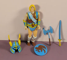 Load image into Gallery viewer, 1983 Northlord Dungeons &amp; Dragons AD&amp;D LJN Action Figure &amp; Belt w/ Weapons
