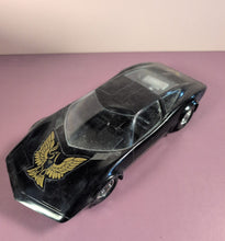 Load image into Gallery viewer, Lindberg Corvette 85 GM's Mid-Engine Experimental Car Snap Fit 1/18 Kit
