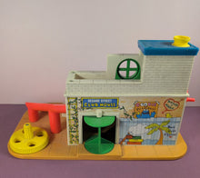 Load image into Gallery viewer, Vintage 1976 Fisher-Price Little People Sesame Street Clubhouse #937 Playset
