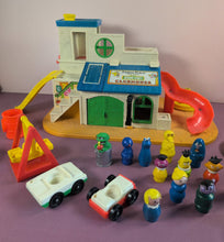 Load image into Gallery viewer, Vintage 1976 Fisher-Price Little People Sesame Street Clubhouse #937 Playset
