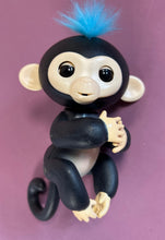 Load image into Gallery viewer, WowWee Fingerlings Interactive Baby Monkeys Lot of 2 - Finn (Black) &amp; Boris
