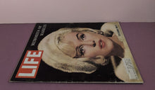 Load image into Gallery viewer, LIFE Magazine - Memories of Marilyn Monroe Cover - August 17, 1962
