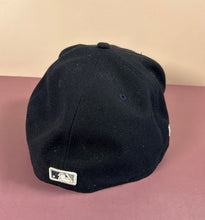 Load image into Gallery viewer, New Era 59FIFTY New York Yankees Cool Base On-Field Fitted Hat Size 7 3/4
