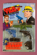 Load image into Gallery viewer, Vintage 1973 Dick Tracy Gun Set JA-RU No. 481 Made in Hong Kong New on Card

