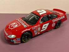 Load image into Gallery viewer, Bill Elliott #9 2002 Dodge Intrepid R/T 1:24 Action Diecast Stock Car
