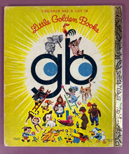 Load image into Gallery viewer, Vintage 1971 Little Golden Book D105 Walt Disney World Surprise for Mickey Mouse
