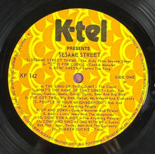 Load image into Gallery viewer, The Stars Come Out On Sesame Street Vinyl LP (Mismatched Record) CTW 79007
