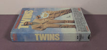 Load image into Gallery viewer, Twins VHS (1989) Schwarzenegger &amp; DeVito - Factory Sealed NEW MCA Home Video
