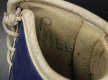 Load image into Gallery viewer, Vintage Cooper Canada 9 Hockey Gloves
