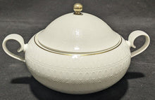 Load image into Gallery viewer, Vintage Porcelain Lidded Tureen - Classic Rose by Rosenthal Group - Germany
