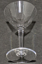 Load image into Gallery viewer, 6 Beautiful Crystal Glass Champagne Cups
