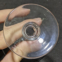 Load image into Gallery viewer, 6 Beautiful Crystal Glass Champagne Cups
