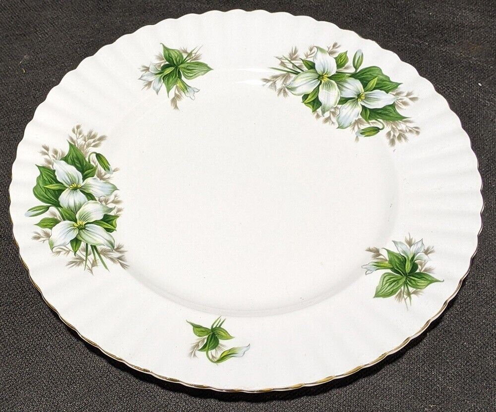 Royal Albert Fine Bone China Bread & Butter Plate - Trillium Pattern
