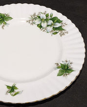 Load image into Gallery viewer, Royal Albert Fine Bone China Bread &amp; Butter Plate - Trillium Pattern

