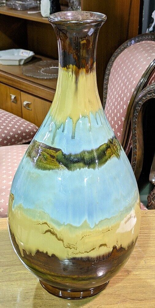 Beautiful Earth Tone Pottery Vase - Unsigned