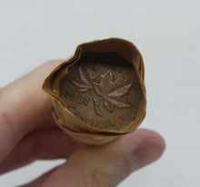 Load image into Gallery viewer, 1952 Canadian Pennies (50 coins per roll) 1 Roll
