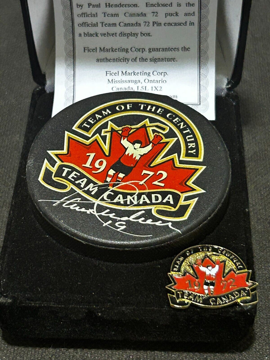 1972 Paul Henderson Team Canada Signed Puck+Pin+COA in a case