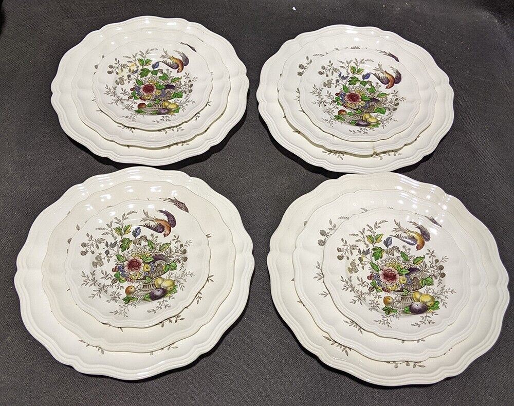 4 x ROYAL DOULTON Bone China - Hampshire - D-6141 - 3 Pc. Plate Set