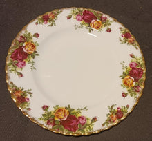 Load image into Gallery viewer, Royal Albert Old Country Roses Bone China Cup &amp; Saucer Lot Made In England
