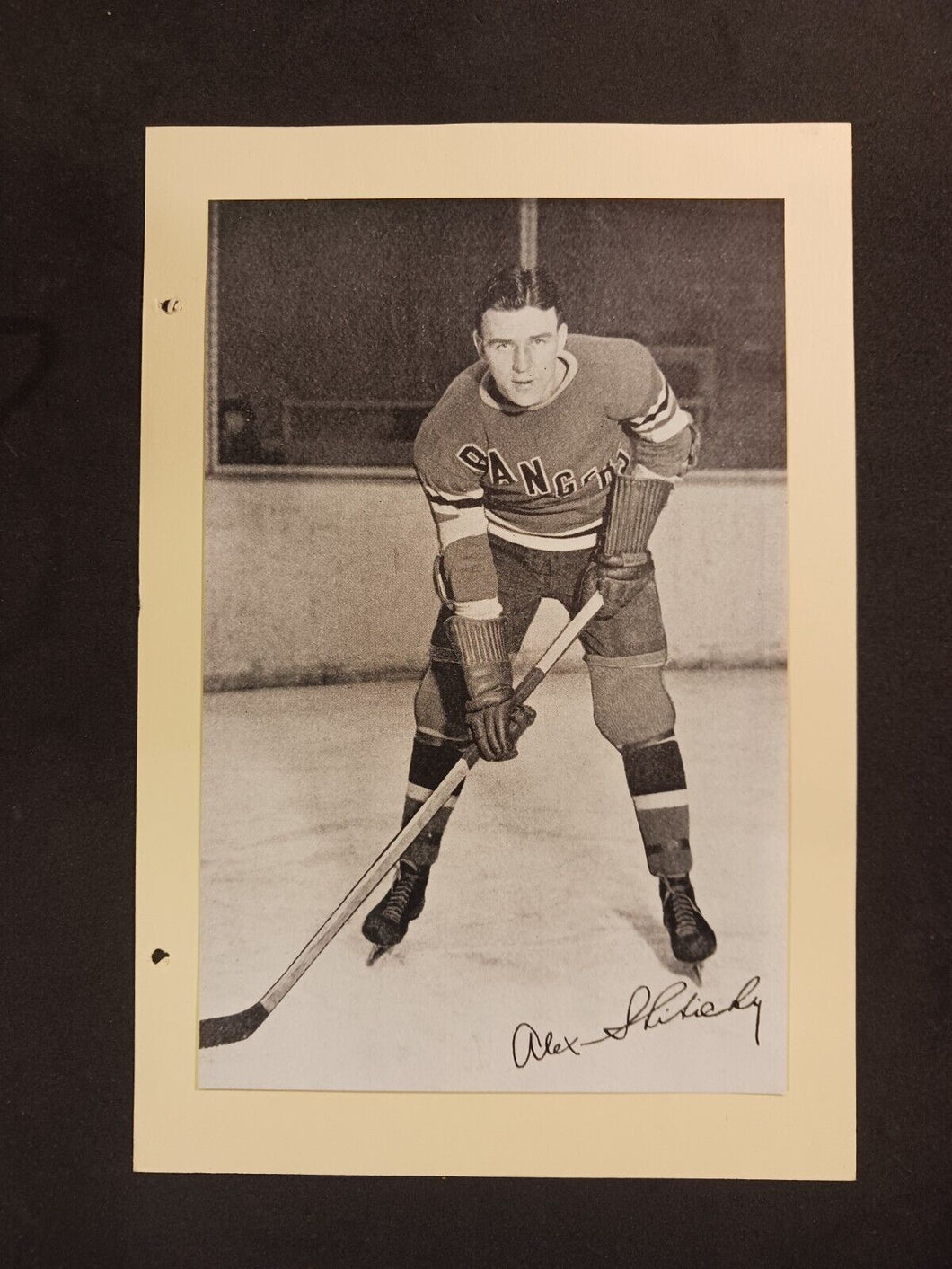 1934-43 Group I Alex Shibicky New York Rangers Beehive