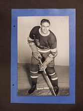 Load image into Gallery viewer, 1934-43 Group I 1934-43 Group I Dutch Hiller New York Rangers Beehive
