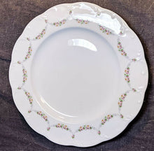 Load image into Gallery viewer, Rosenthal - Classic Rose Pattern Dinner Plate - 10 3/8&quot; - Germany
