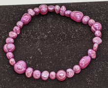 Load image into Gallery viewer, Elastic Dyed Purple Bead / Pearl Bracelet - 7&quot;
