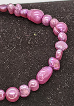 Load image into Gallery viewer, Elastic Dyed Purple Bead / Pearl Bracelet - 7&quot;
