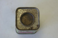 Load image into Gallery viewer, Jenkins Royal Purple Diarrhoea Tablets for Poultry Calves &amp; Pigs 2 1/4 Inches
