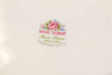Load image into Gallery viewer, Royal Albert Tranquility Pattern Gravy Boat &amp; Saucer
