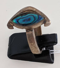 Load image into Gallery viewer, Sterling Silver Free Form Marquise Abalone Shell Like Ring - Size 7
