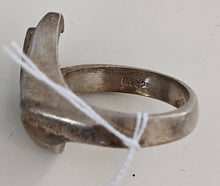 Load image into Gallery viewer, Sterling Silver Free Form Marquise Abalone Shell Like Ring - Size 7
