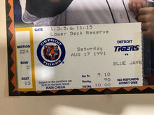 Load image into Gallery viewer, 1991 Detroit Tiger Program &amp; Ticket Aug 17 1991
