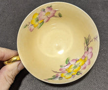 Load image into Gallery viewer, PARAGON Bone China Tea Cup &amp; Saucer - Peach &amp; Floating Flowers - Y4628
