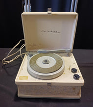 Load image into Gallery viewer, Vintage Canadian Electrohome Turntable – Model 4M16A

