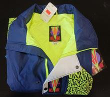 Load image into Gallery viewer, Vintage West Wave Gore-Tex Mens Jacket – Size Medium
