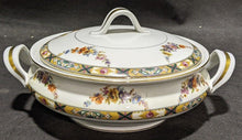 Load image into Gallery viewer, Royal Beyreuth - Bavaria - Round Covered Vegetable Dish - ROB83 - Discontinued
