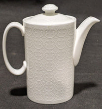 Load image into Gallery viewer, ROYAL DOULTON Bone China Bachelors Hot Water Pot - Pattern Unknown
