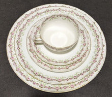 Load image into Gallery viewer, Vintage Limoges Haviland 5 Pc. Place Setting - Small Rose Border
