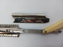 Load image into Gallery viewer, Durham Duplex Razor Co. Set with holder
