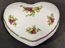 Load image into Gallery viewer, 1962 Royal Albert Old Country Roses Heart Shaped Trinket Box
