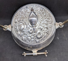 Load image into Gallery viewer, Vintage Meriden Silver Plated Butter Dish With Stand
