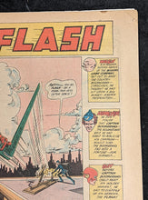 Load image into Gallery viewer, The FLASH #117 DC Comic Book - 1st Appearance of Captain Boomerang - 1960
