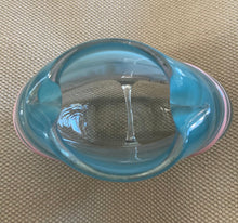 Load image into Gallery viewer, Brian Ashby Signed Canadian Art Glass Vase
