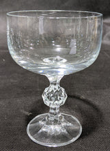 Load image into Gallery viewer, 4 Elegant Crystal Champagne / Sherbet Glasses

