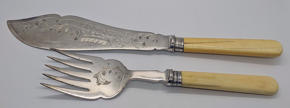 Rogers Silver Plate Unique Decorative Fish Carving & Serving Set