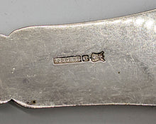 Load image into Gallery viewer, Rogers Silver Plate Unique Decorative Fish Carving &amp; Serving Set
