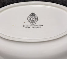 Load image into Gallery viewer, Royal Worcester - June Garland - 1961 - Oval Vegetable Bowl
