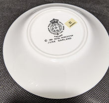 Load image into Gallery viewer, 4 Royal Worcester - June Garland - 1961 - Fruit Bowl
